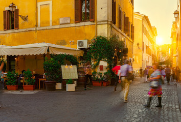 Fototapeta premium Old street in Trastevere w Rzymie, Włochy