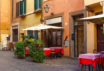 Panele Szklane Podświetlane  Stara ulica w Trastevere w Rzymie, Włochy