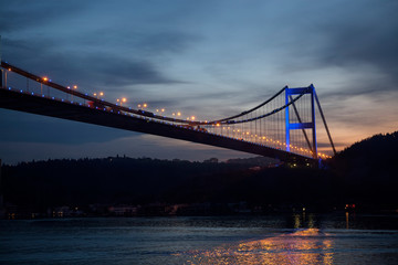 Fototapeta na wymiar Fatih Sultan Mehmet bridge at night