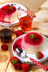 Panna cotta ai frutti rossi
