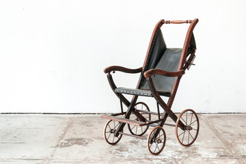 Plakat classical old vintage style stroller in vintage room