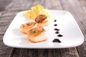 seared scallop