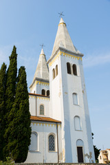 Fototapeta na wymiar chiesa con campanili di lisignano medulin