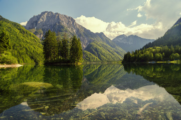 Plakat Alpejskie jezioro w Alpach Julijskich-Lago del Predil