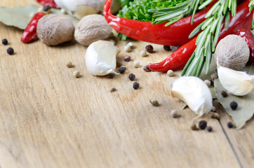 Garlic, nutmeg, rosemary and chili pepper