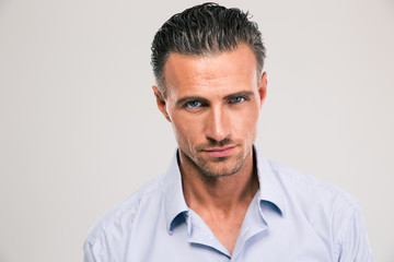 Obraz premium Portrait of a handsome man looking at camera