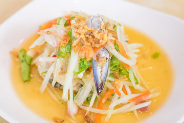 Som Tum Poo (papaya salad with crab)