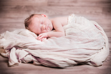 Bébé calme et serein