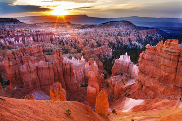 Sunrise Thor's Hammer Sunset Point Bryce Canyon National Park Utah