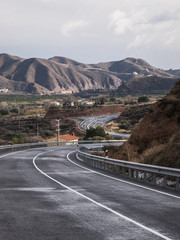 Carretera entre montañas