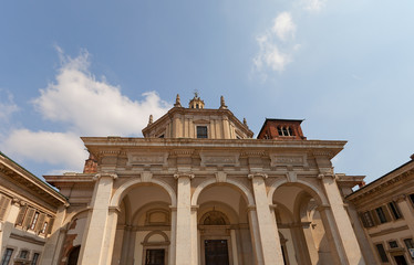 Fototapeta na wymiar Basilica of San Lorenzo Maggiore in Milan, Italy