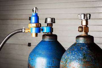 blue oxygen cylinders - 89015528