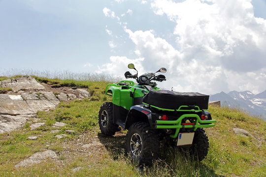 Motorsport mit dem ATV im Gebirge