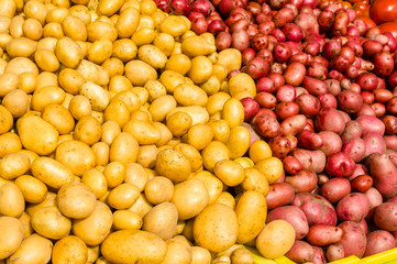 Red and white potatoes at the market