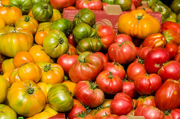Display of heirloom tomatoes at the market
