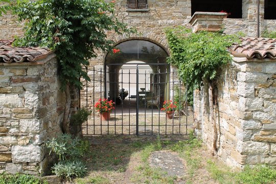 Villa in collina, cancello
