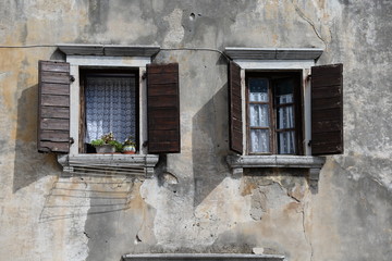 Fototapeta na wymiar Fenster in Vrsar, Kroatien