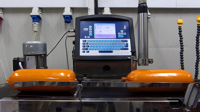Production and packing of salami and bologna sausage in the meat industry