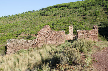 pajar en ruinas