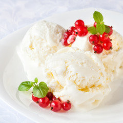 Vanilla ice cream with red currants