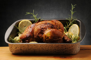 տապակած հավ Paahdettu kana دجاجة مشوية Roast chicken Pollo arrosto Rosto pule Pečené kuře Pieczony kurczak ローストチキン Hühnerbraten жареный цыпленок Asado Frango assado Poulet rôti תרנגול צלוי  © Comugnero Silvana