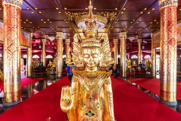 golden buddha statue in Thailand temple