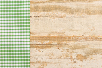 Holz Tisch Rustikal mit Tischdecke Karo Grün
