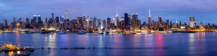 Foto op Plexiglas New York Panorama bei Nacht mit Blick auf die Manhattan Skyline © eyetronic