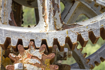 engranajes de hierro oxidados