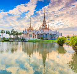 Wat Non Kum or Wat Somdej Toh Brahmaramsi