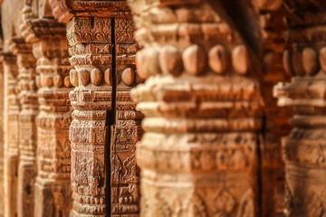 Rolgordijnen Grear wooden columns at a temple © matiplanas