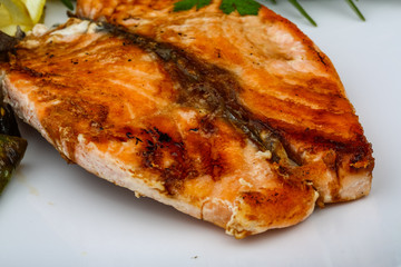 Grilled salmon with green beans