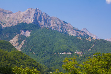 Foto delle alpi apuane in Toscana