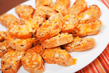 Sandwiches with mushrooms and cheddar