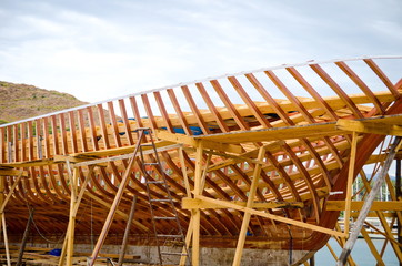 construction of a new ship to the carriageway 