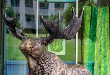 Statue eines Elches in Berlin