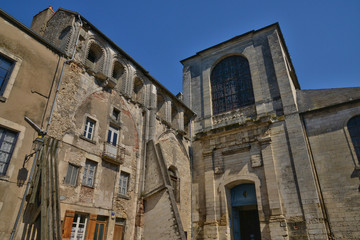 Fototapeta na wymiar France,picturesque city of La Charite sur Loire in Bourgogne