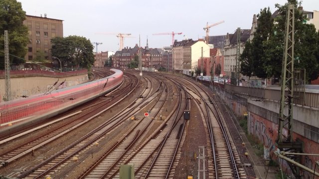 Bahnverkehr im Zeitraffer.
