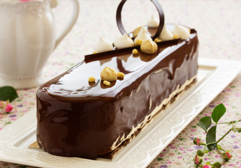 Meringue cake with hazelnut oil dakuazom and chocolate cream. Cake 