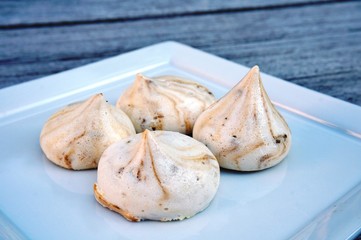 Delicate vegan meringue cookies made with aquafaba (chickpea water)