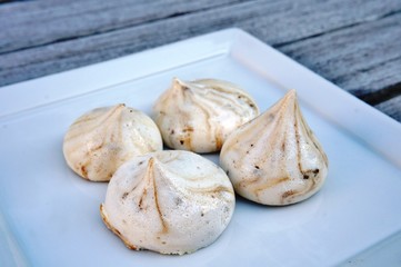 Delicate vegan meringue cookies made with aquafaba (chickpea water)