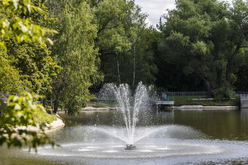 Obraz premium Bajkowy dom w Moskiewskim Ogrodzie Botanicznym