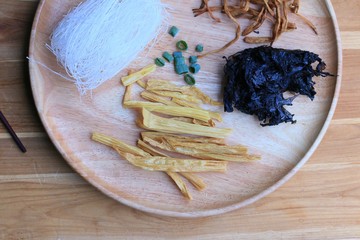 cooking for soup, noodles, shiitake mushrooms, dried tofu, fresh