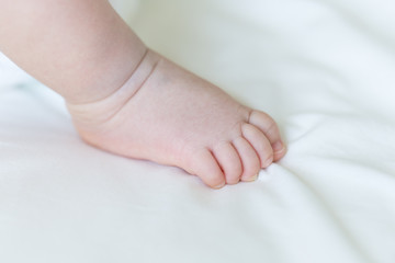 赤ちゃんの足
