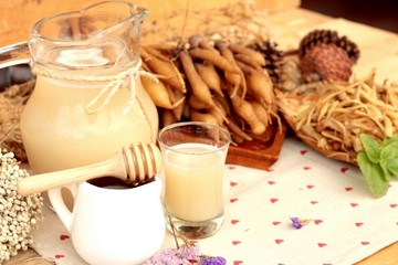 Galingale water and fresh galingale with honey.