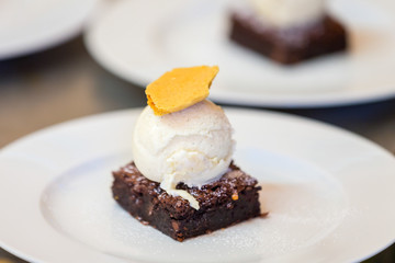 Icecream Brownie With Honeycombe