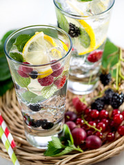 Berry detox drink