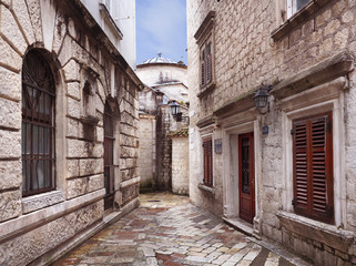 Fototapeta na wymiar Typical Alleyway in Kotor, Montenegro