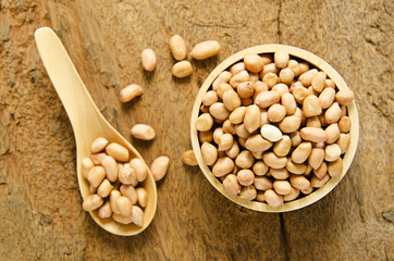 beans in wooden dish