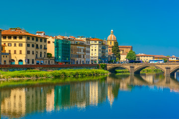 Fototapeta na wymiar Quay of the river Arno in Florence, Italy
